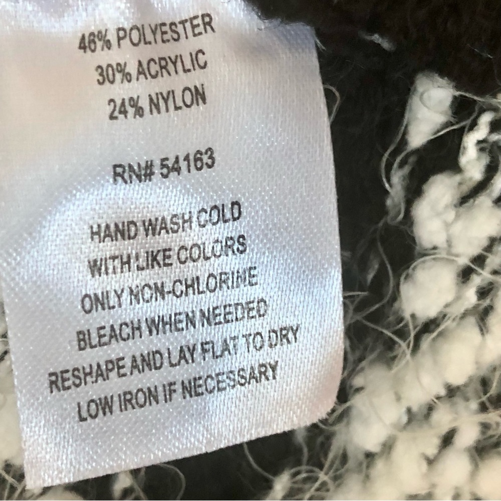 Calvin Klein Oversized Soft Fuzzy Sweater - Picture 10 of 12
